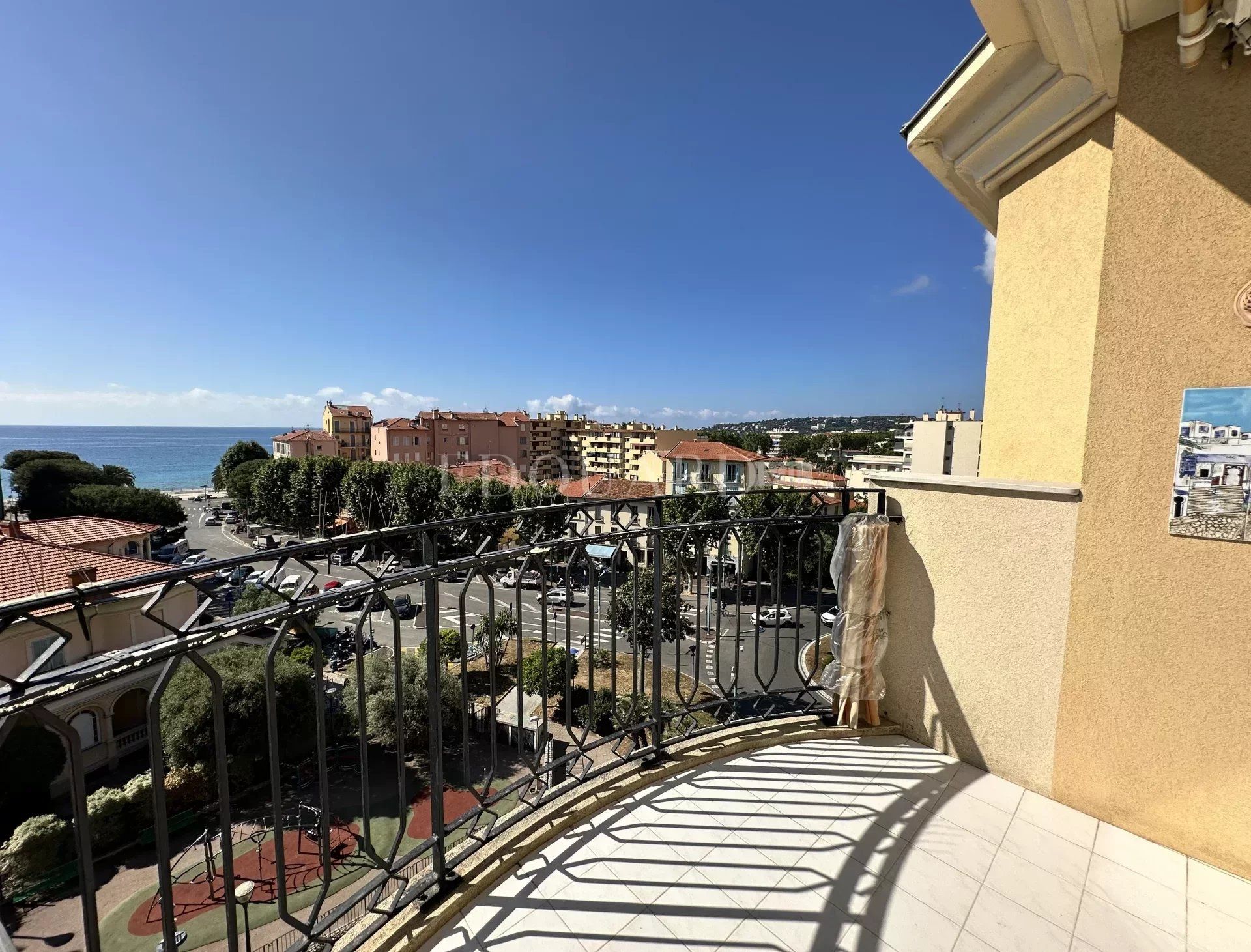 Condominio en mentón, Provenza-Alpes-Costa Azul 12671705