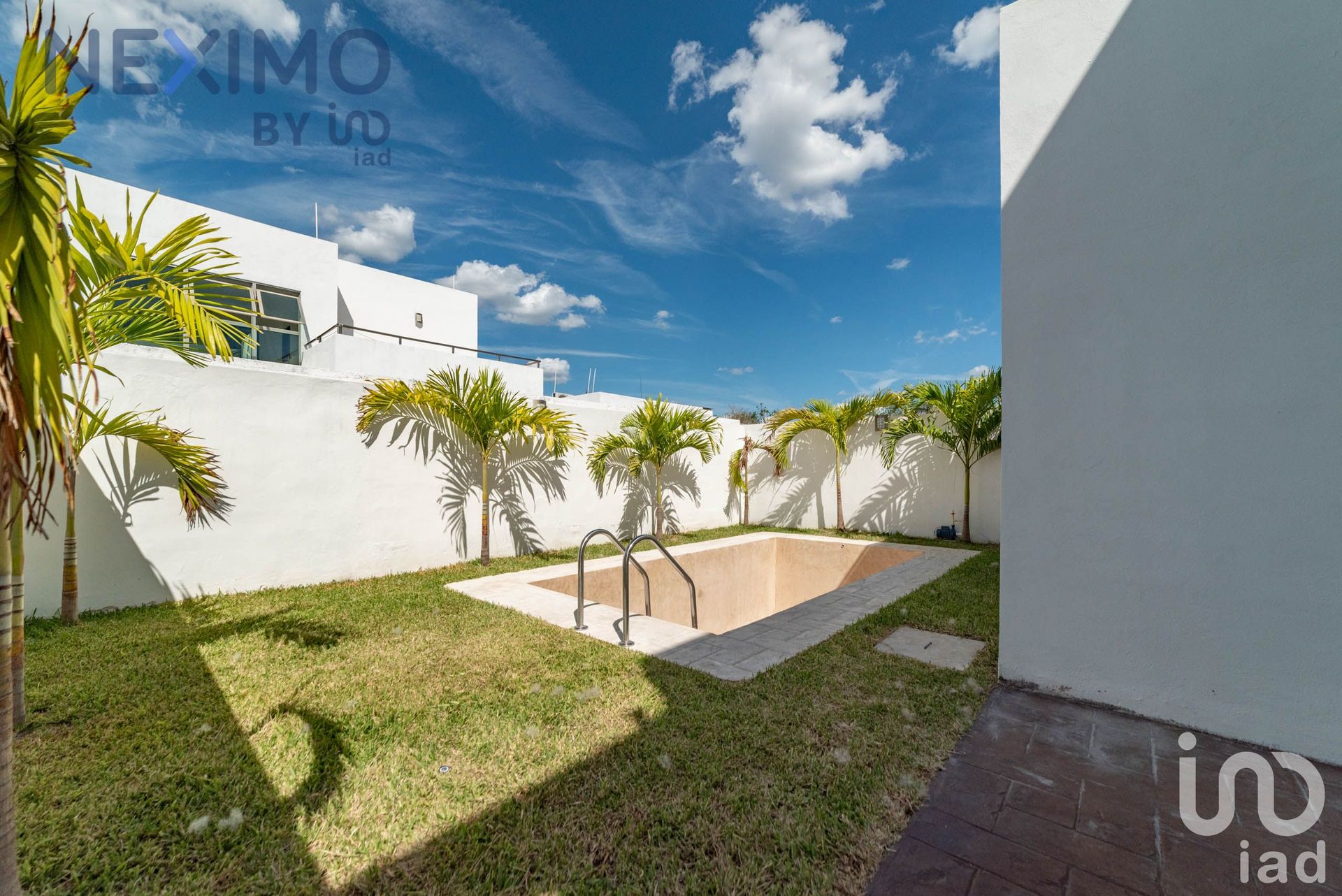 House in Conkal, Yucatán 12675646