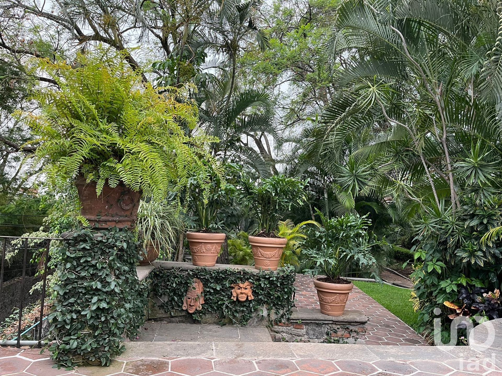 بيت في Cuernavaca, Morelos 12680015