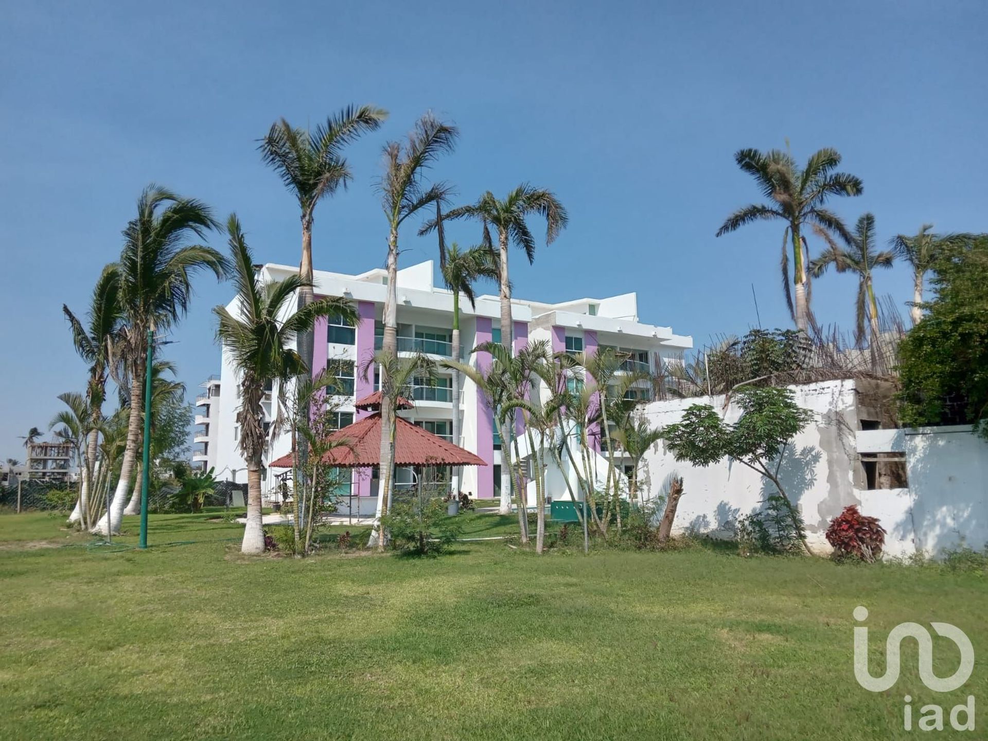 सम्मिलित में Acapulco de Juárez, Guerrero 12680643