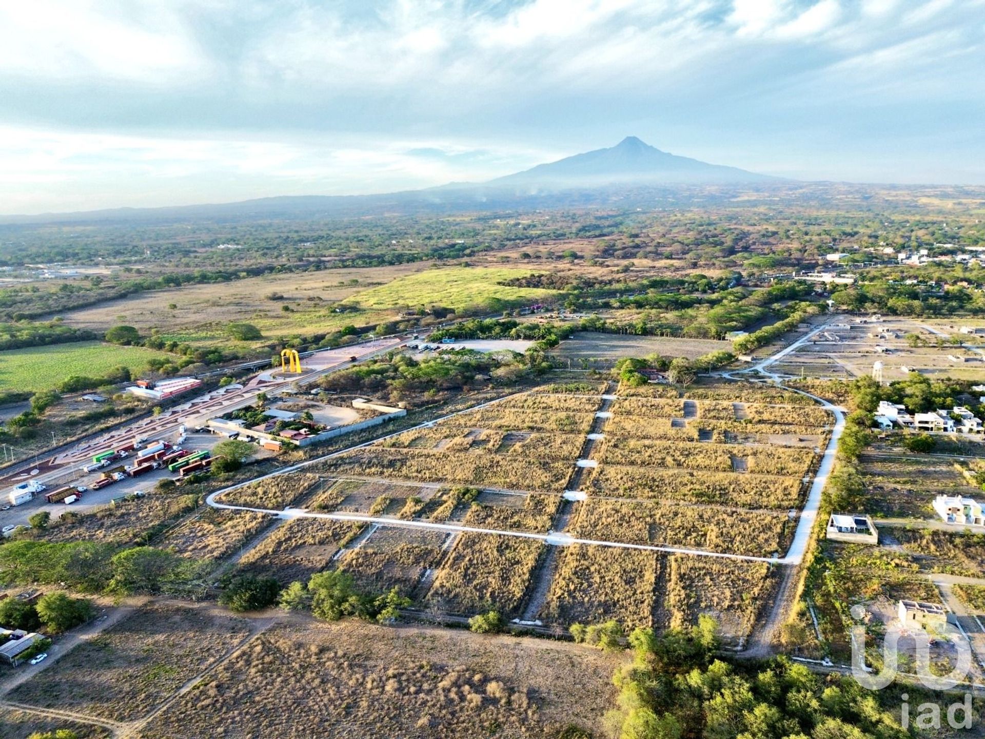 Land in , Colima 12682021