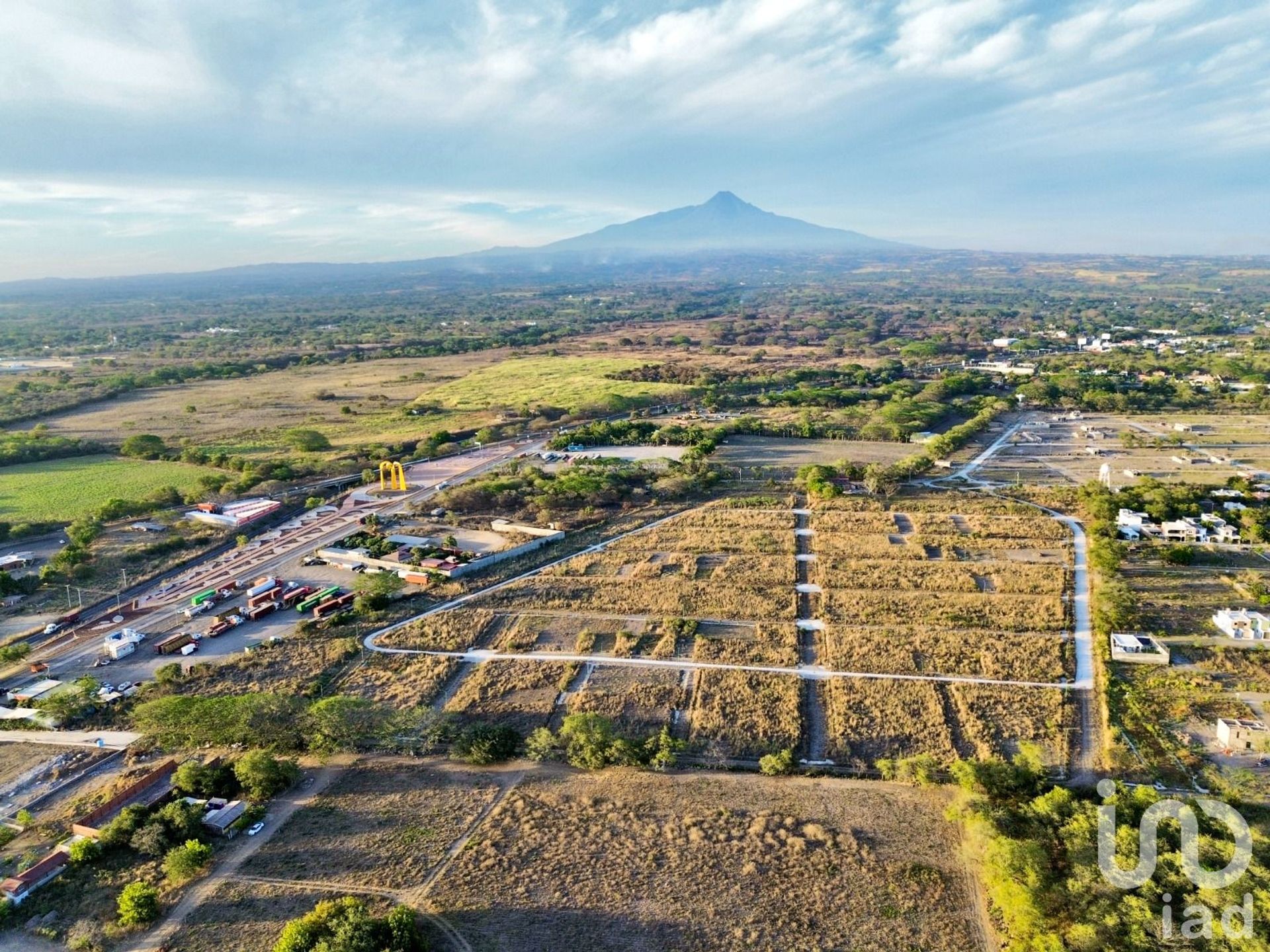 Land in , Colima 12682021