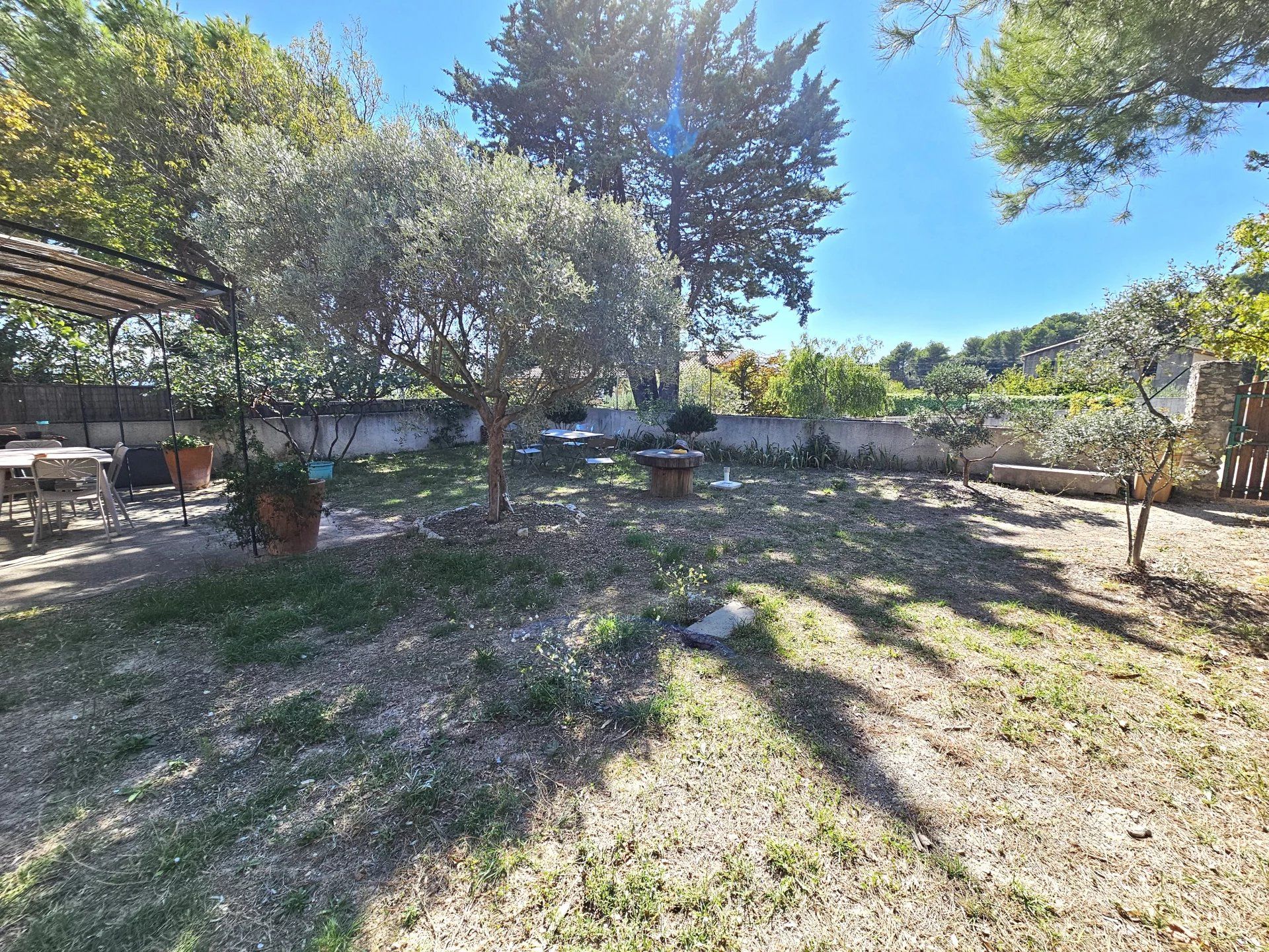 房子 在 Merindol, Provence-Alpes-Cote d'Azur 12683595