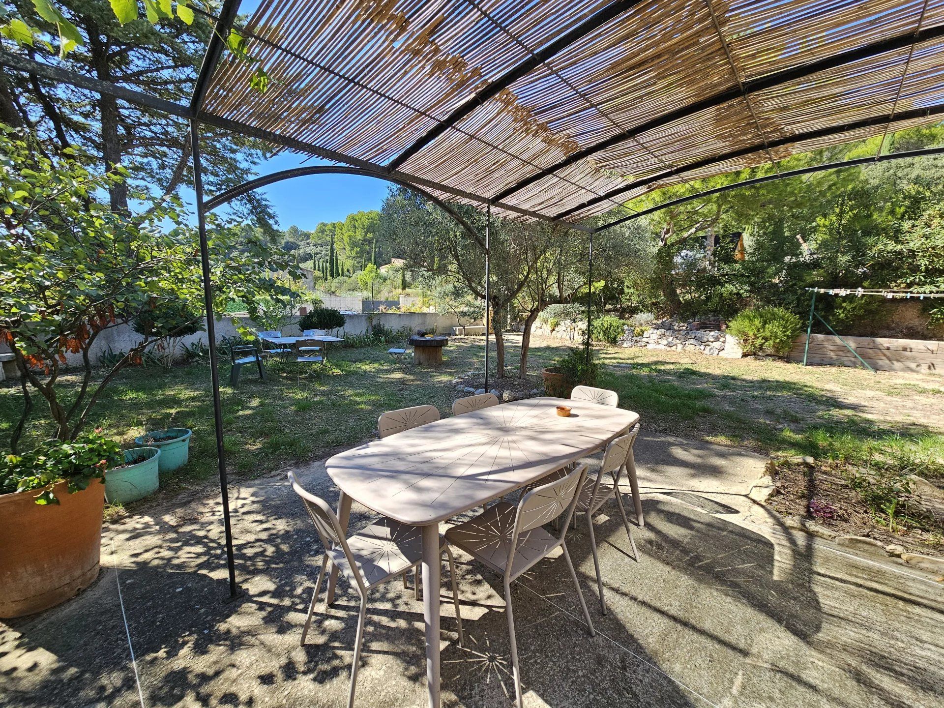 casa no Merindol, Provence-Alpes-Cote d'Azur 12683595