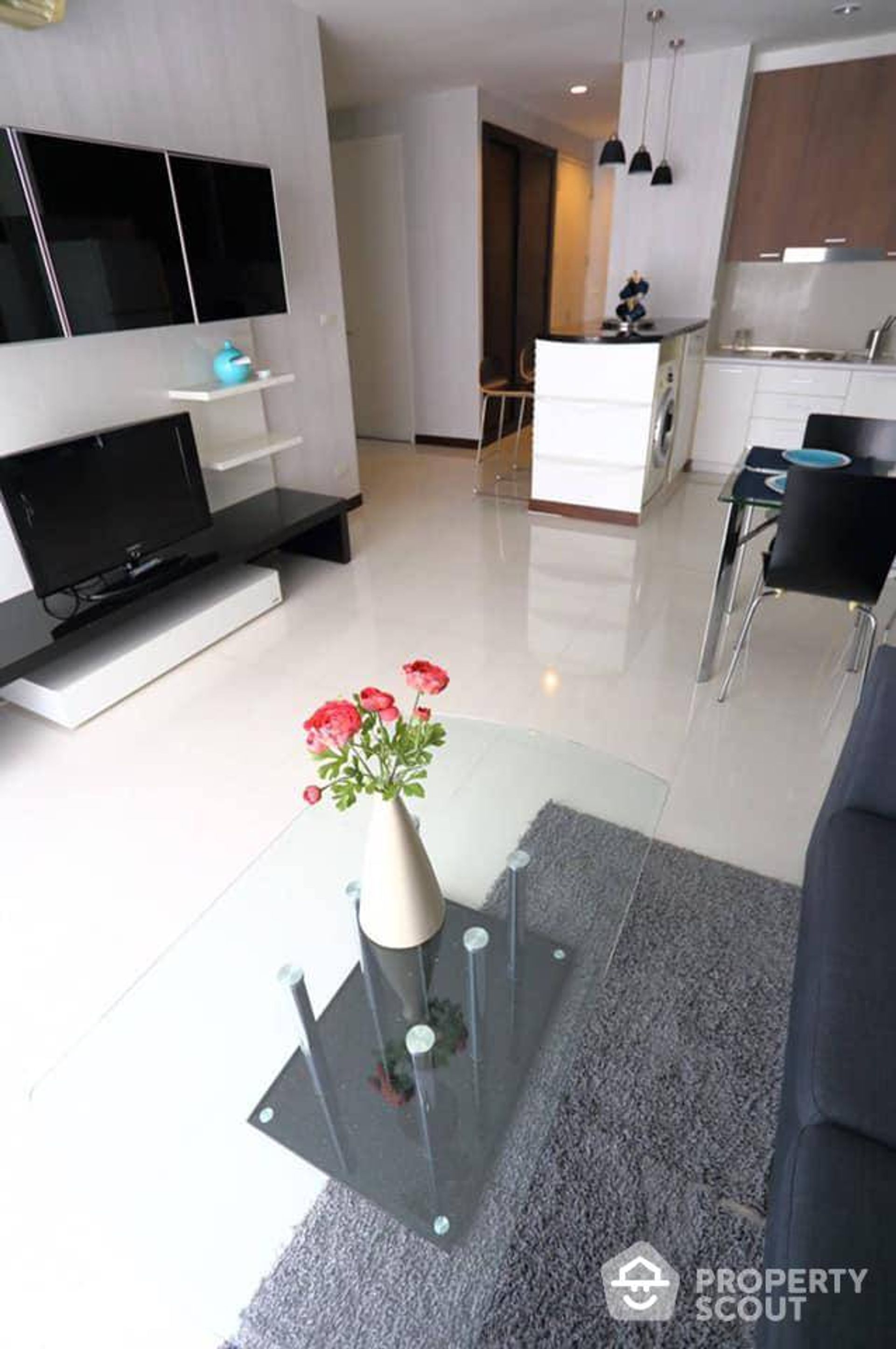 Condominium in Phra Khanong, Krung Thep Maha Nakhon 12685721