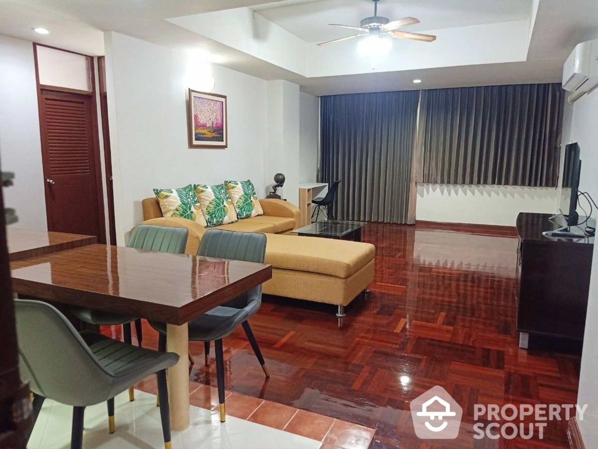 Condominium in Bang Rak, Krung Thep Maha Nakhon 12685739