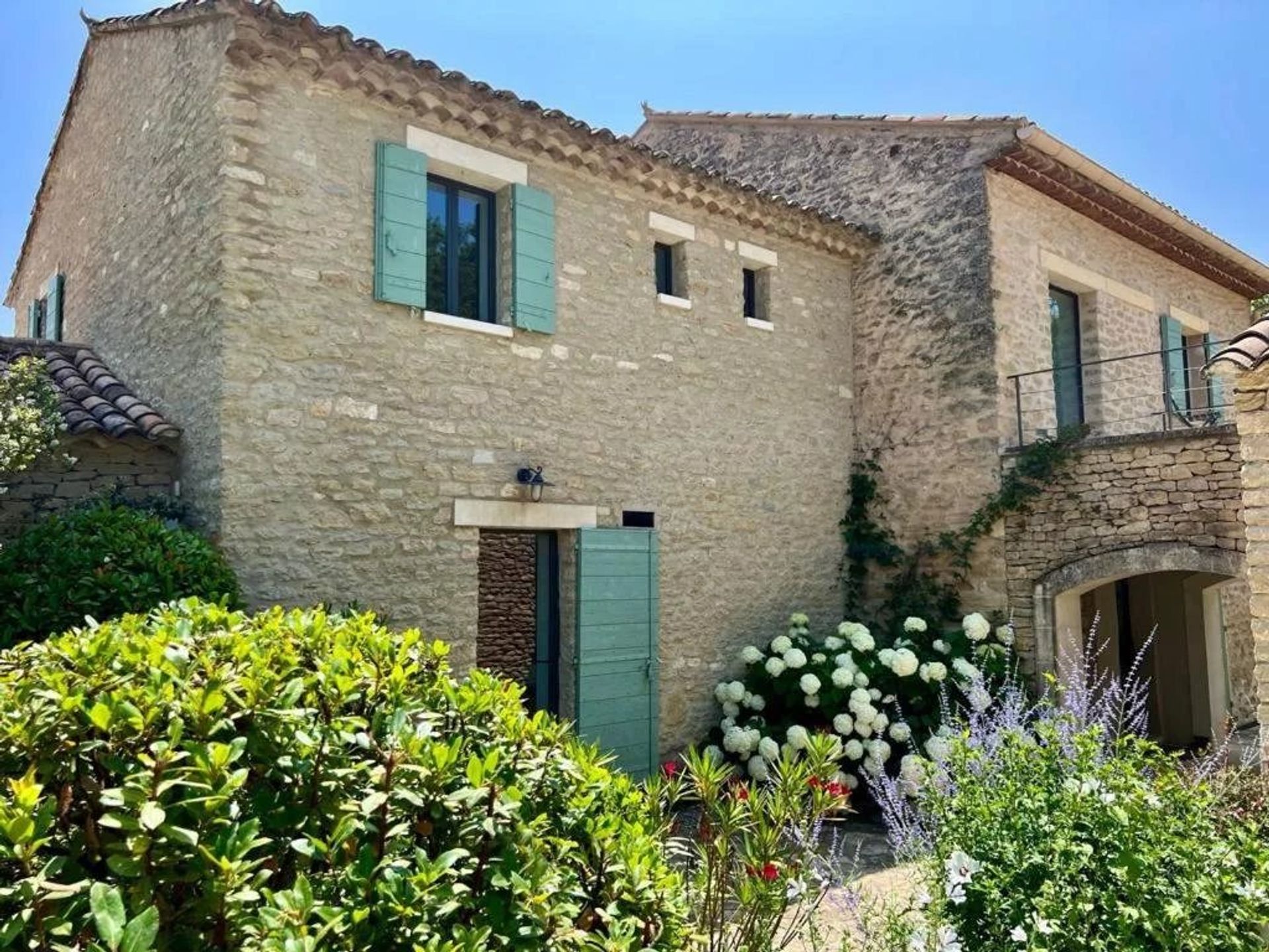 σπίτι σε Gordes, Vaucluse 12686739