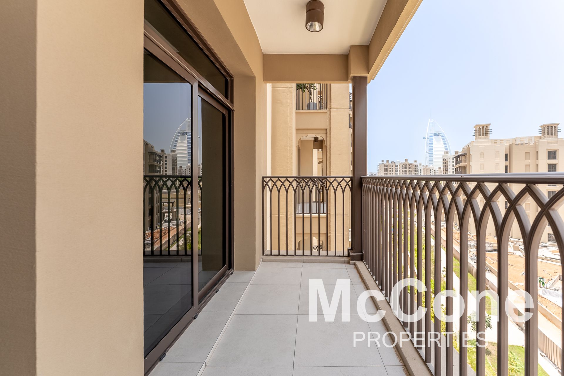 Condominium in Dubai, Dubai 12687206