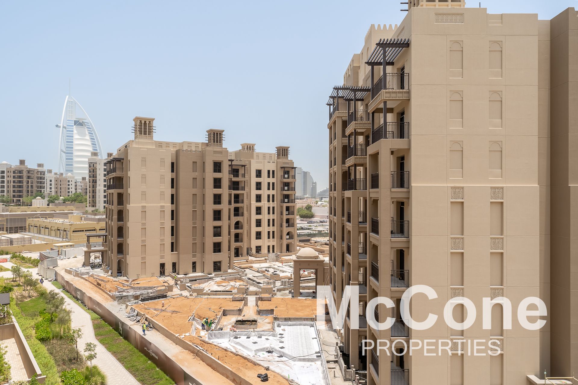 Condominium in Dubai, Dubai 12687206