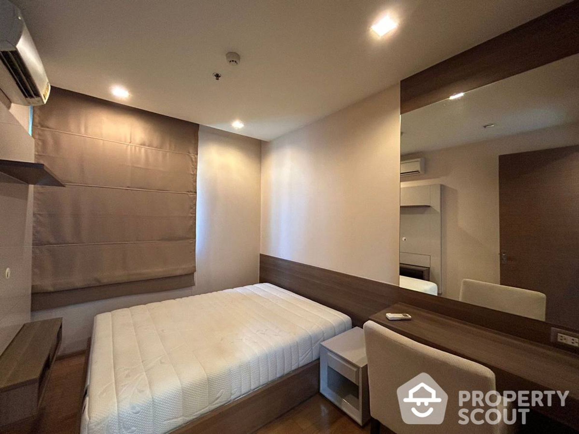 Condominio en Bang Rak, Krung Thep Maha Nakhon 12687234