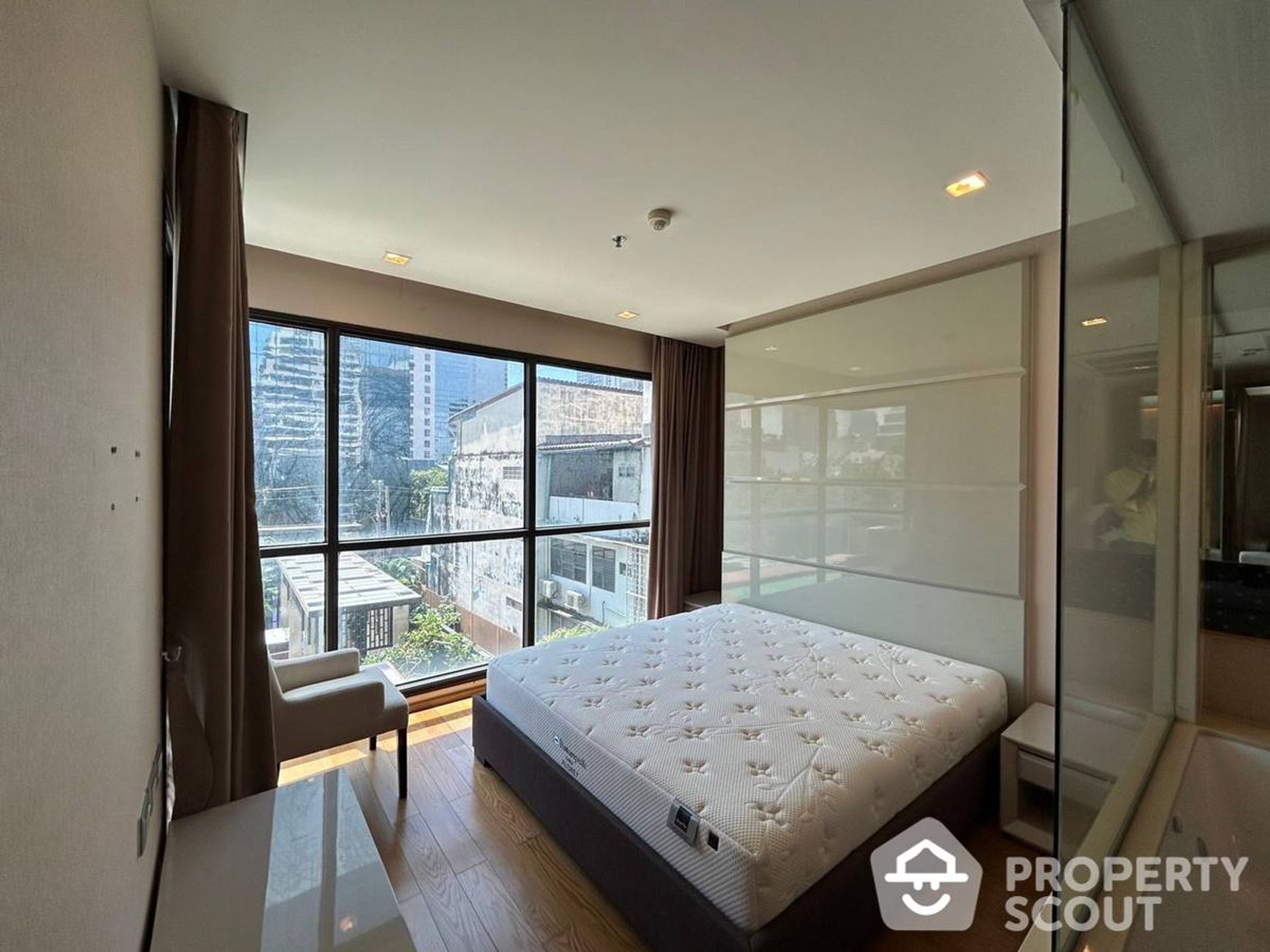 Condominio en Bang Rak, Krung Thep Maha Nakhon 12687234