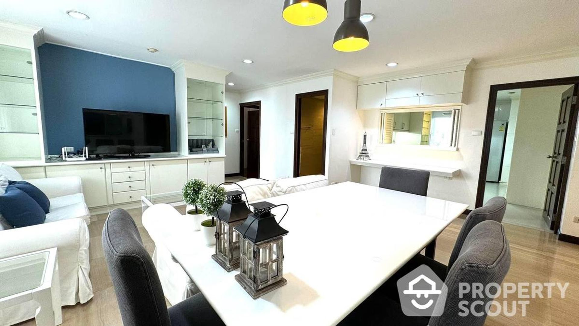 Condominium in Watthana, Krung Thep Maha Nakhon 12687242