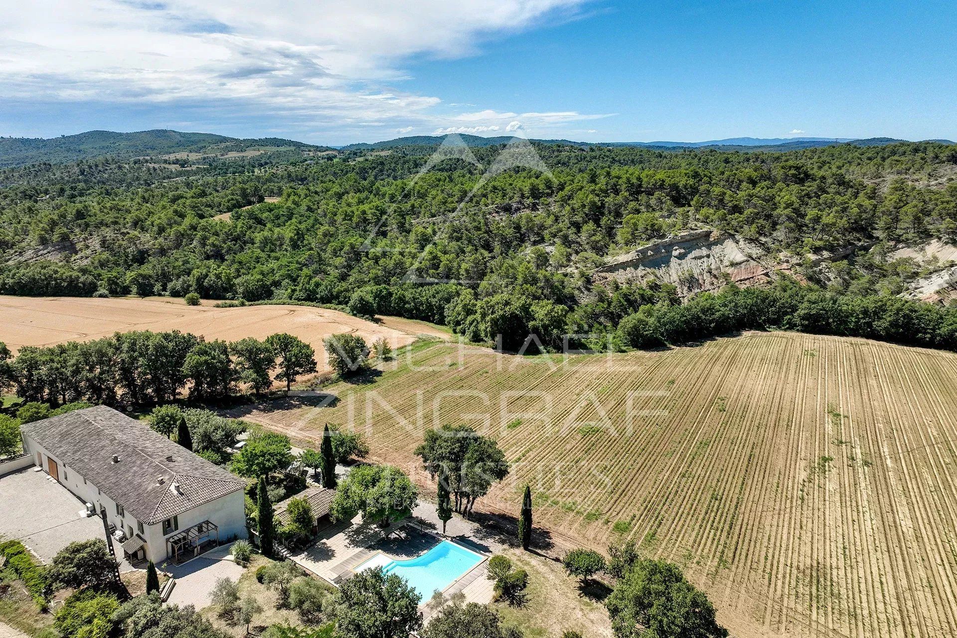 Komersial di Pierrevert, Alpes-de-Haute-Provence 12687446