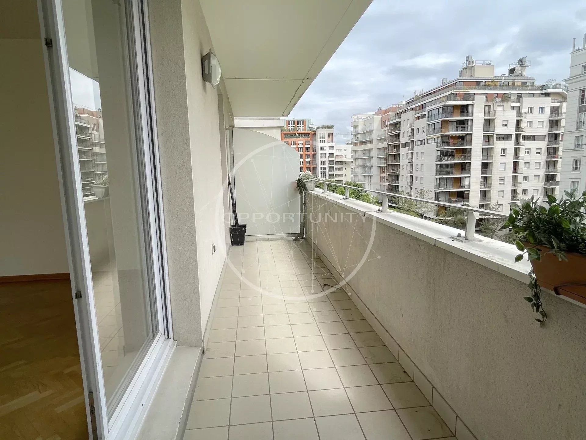 Condominio nel Courbevoie, Hauts-de-Seine 12687702