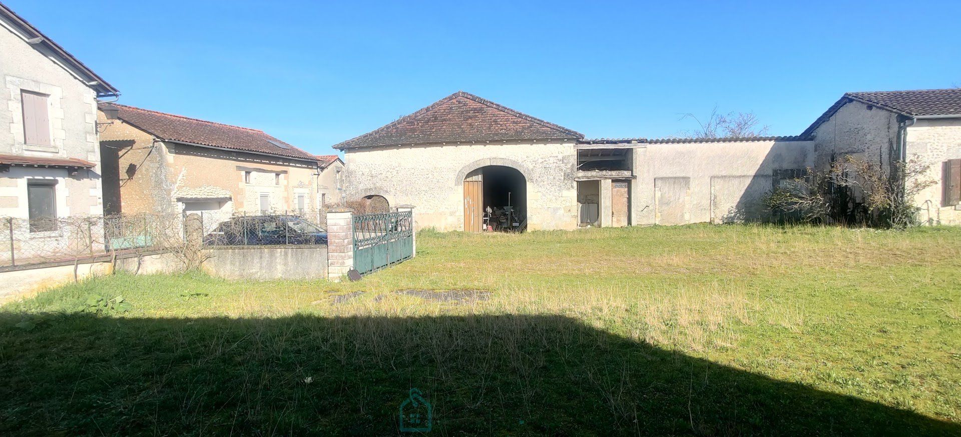 אַחֵר ב Bourg-du-Bost, Nouvelle-Aquitaine 12688149