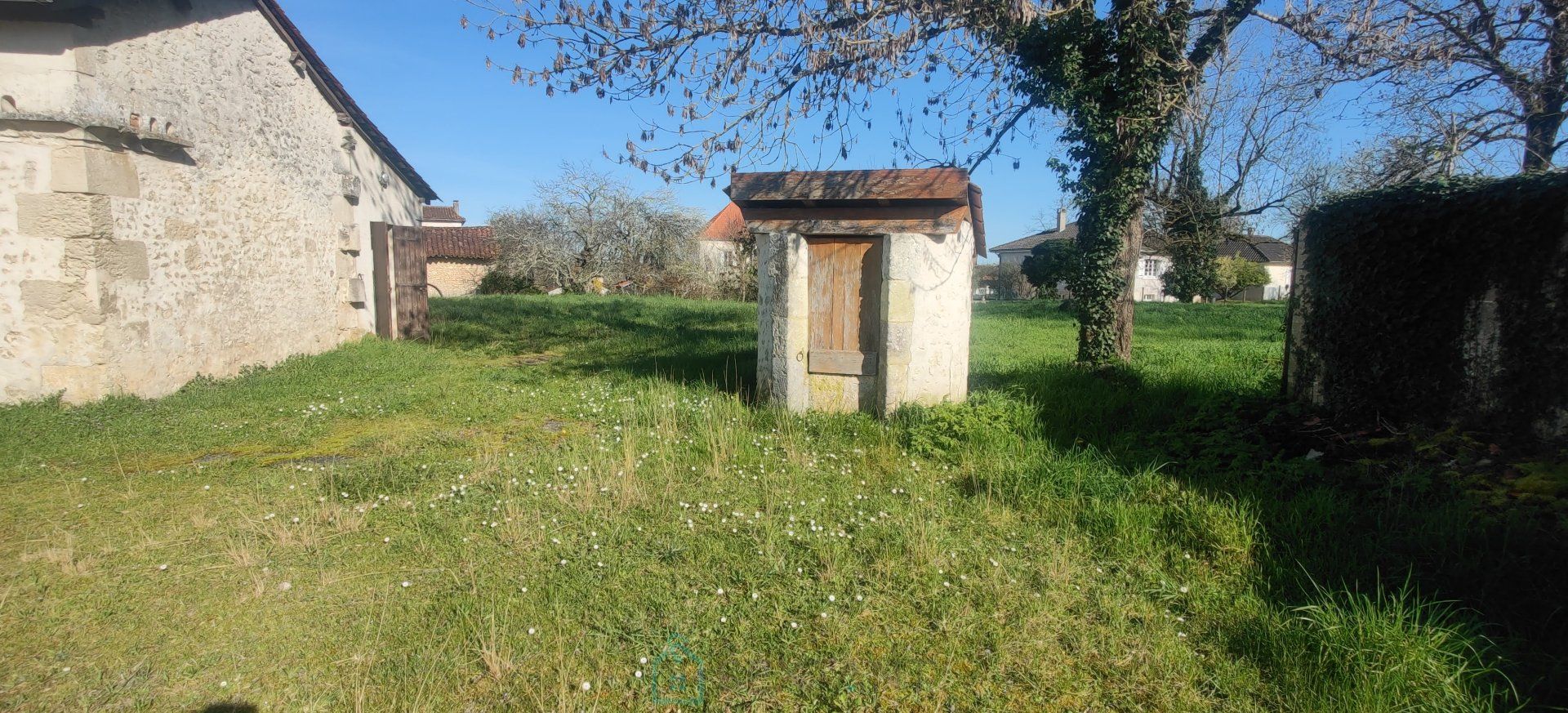 אַחֵר ב Bourg-du-Bost, Nouvelle-Aquitaine 12688149