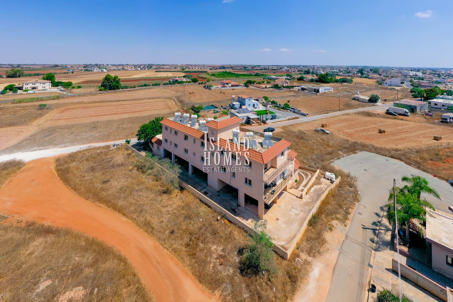 Condominium in Liopetri, Famagusta 12689336