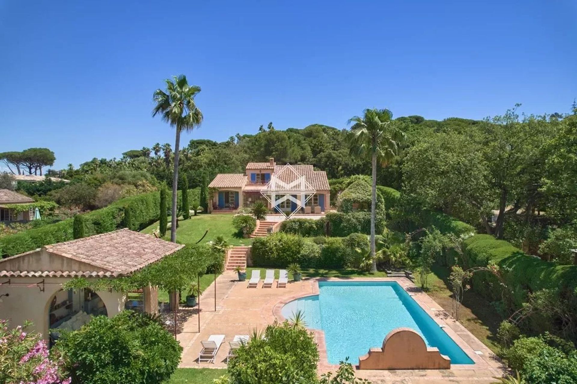 Rumah di Saint-Tropez, Provence-Alpes-Cote d'Azur 12689437