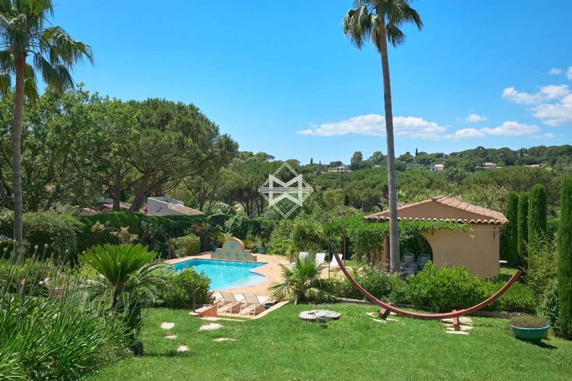 Rumah di Saint-Tropez, Provence-Alpes-Cote d'Azur 12689437