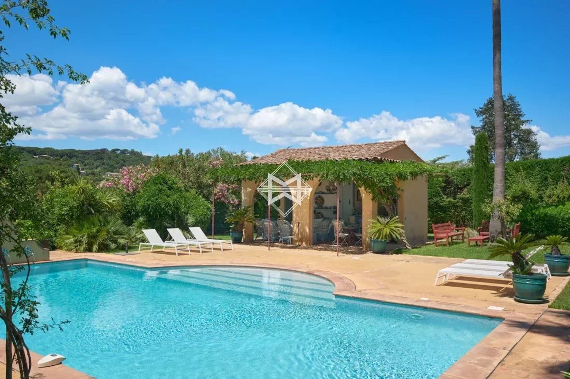 Rumah di Saint-Tropez, Provence-Alpes-Cote d'Azur 12689437