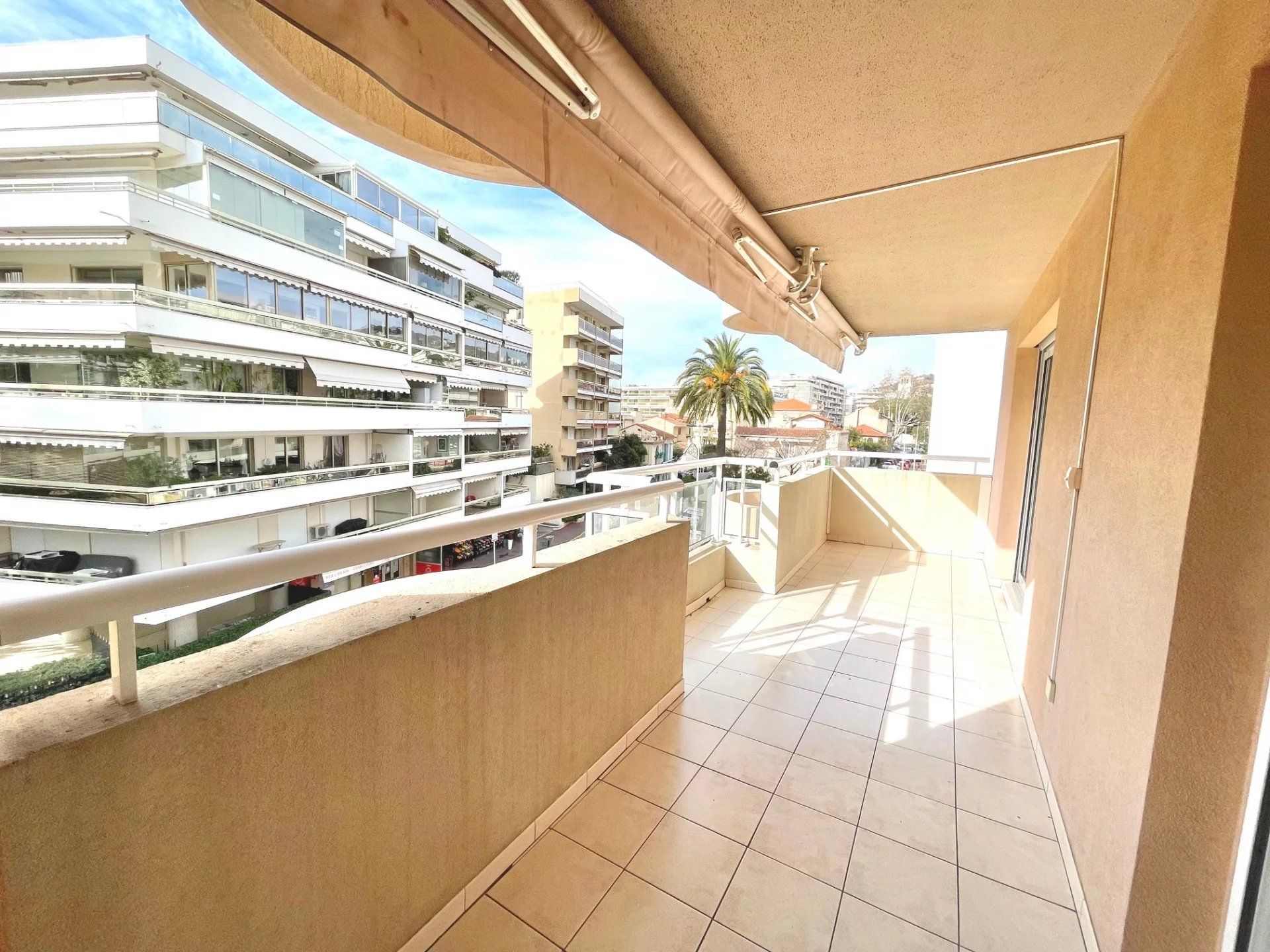 Condominium in Cannes, Alpes-Maritimes 12689478