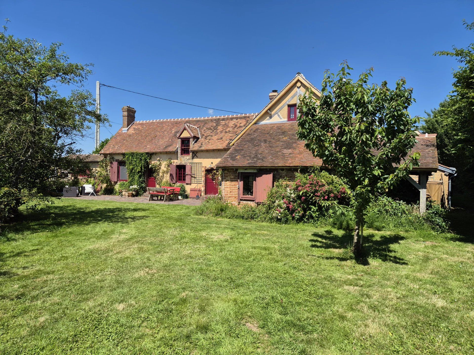 House in Digny, Centre-Val de Loire 12689519