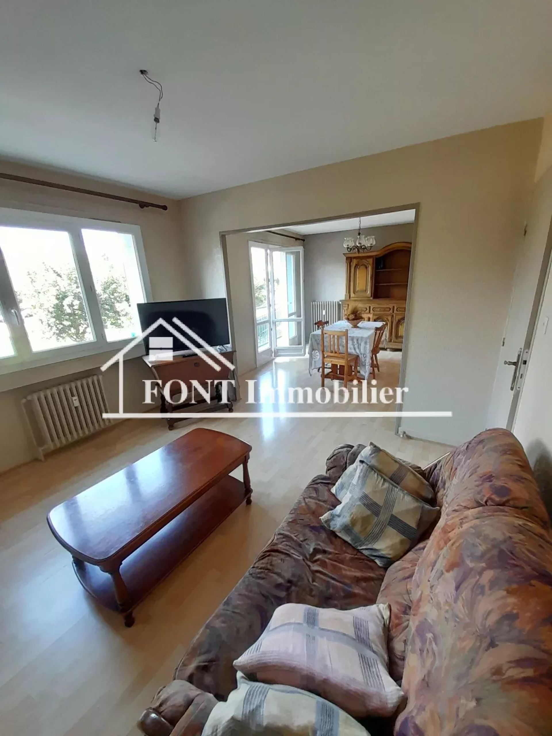 Osakehuoneisto sisään Saint-Chamond, Auvergne-Rhone-Alpes 12690389