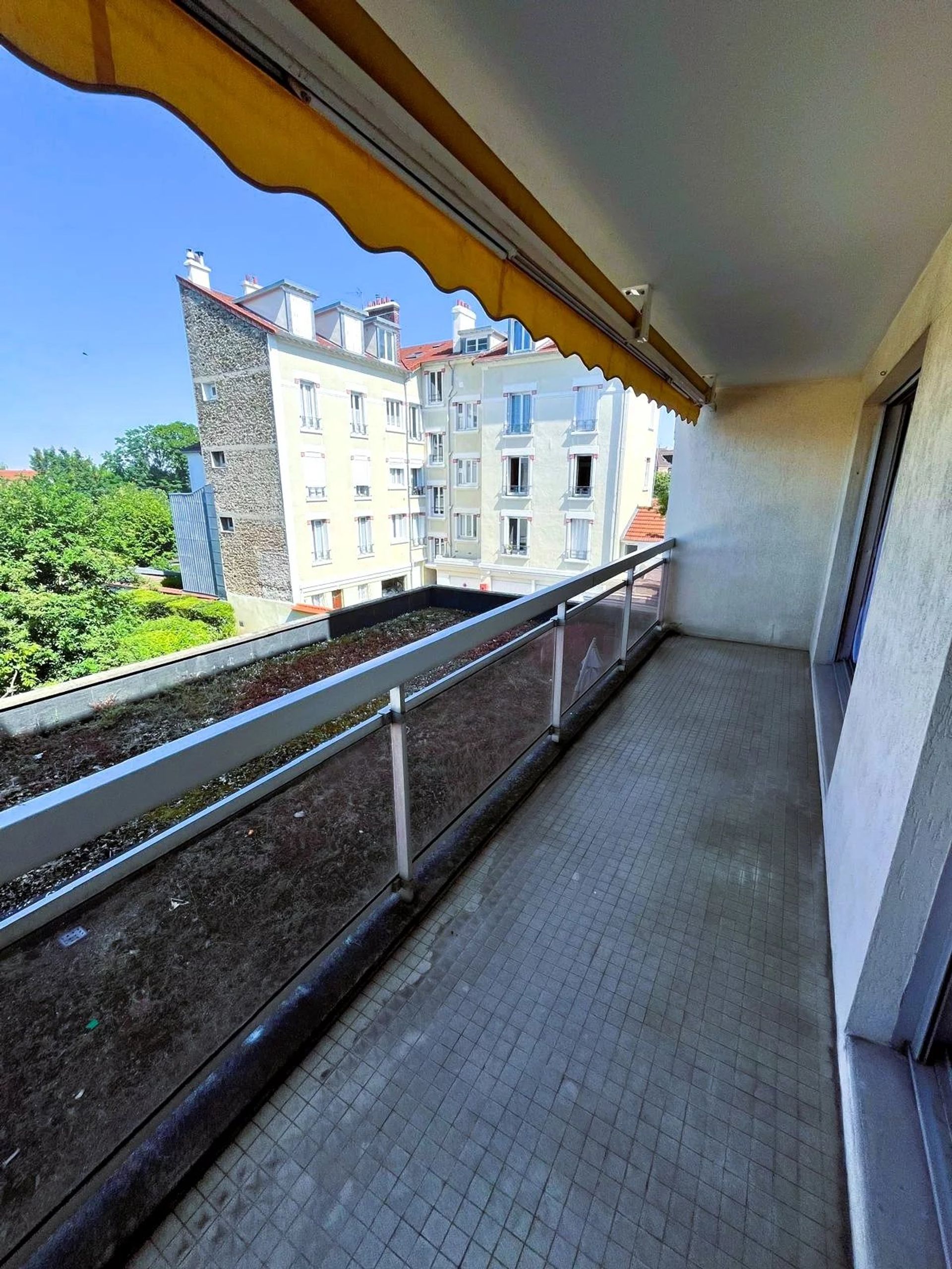 Condominium in Le Raincy, Seine-Saint-Denis 12690445