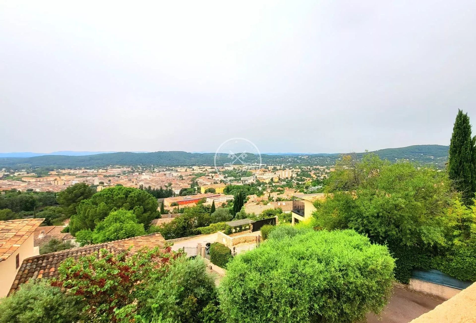 Hus i Draguignan, Provence-Alpes-Cote d'Azur 12690455