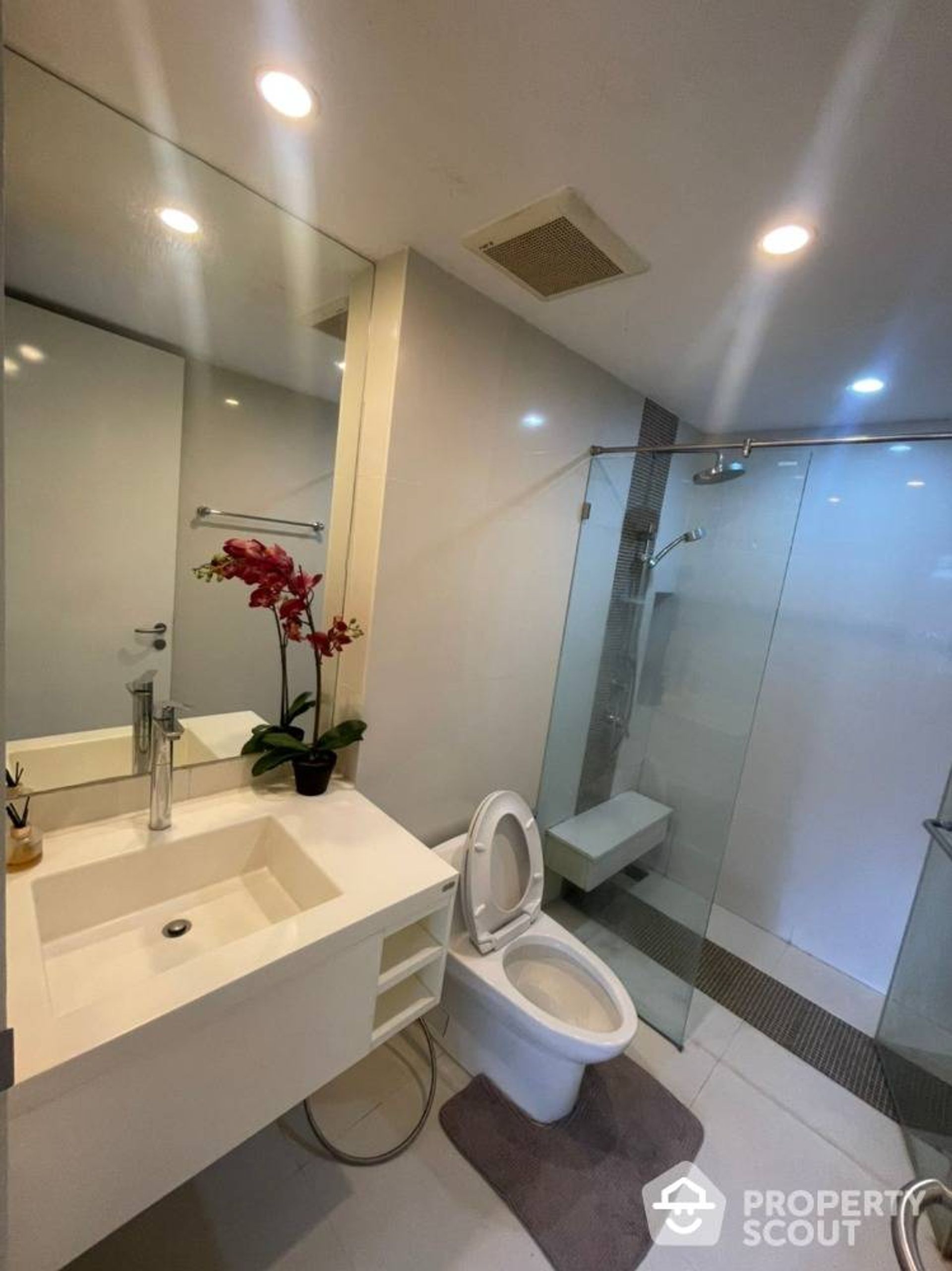 Condominio en Bang Rak, Krung Thep Maha Nakhon 12692923