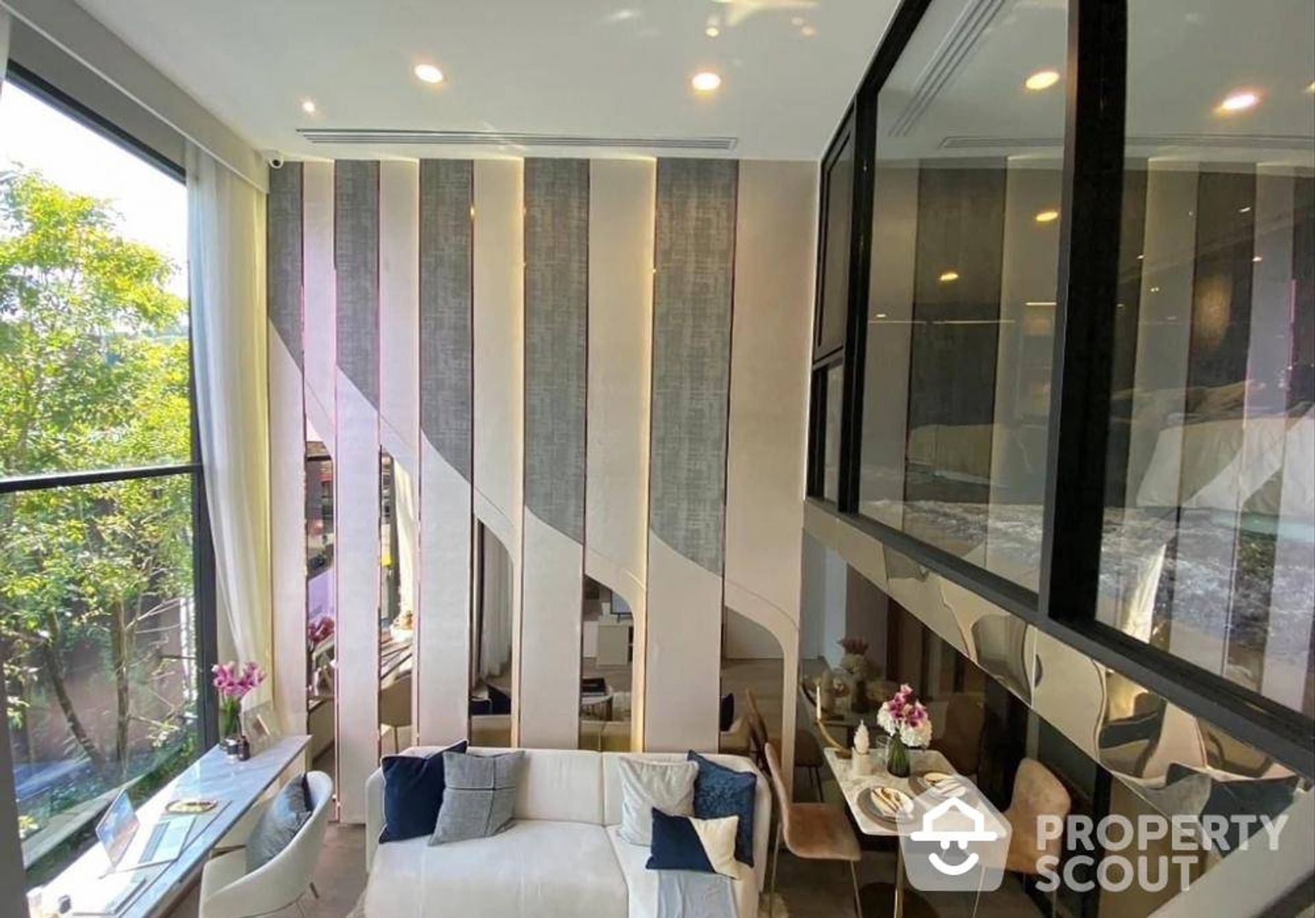 Condominium in Huai Khwang, Krung Thep Maha Nakhon 12692946