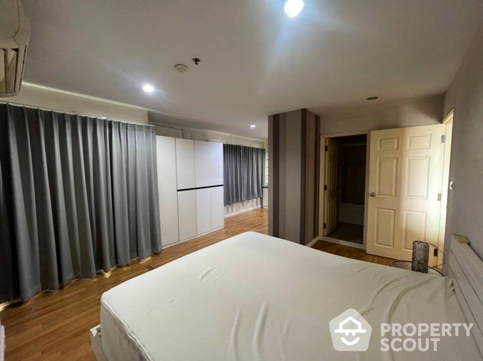 Condominio nel Ban Wat Bang Kachao Klang, Samut Prakan 12692984