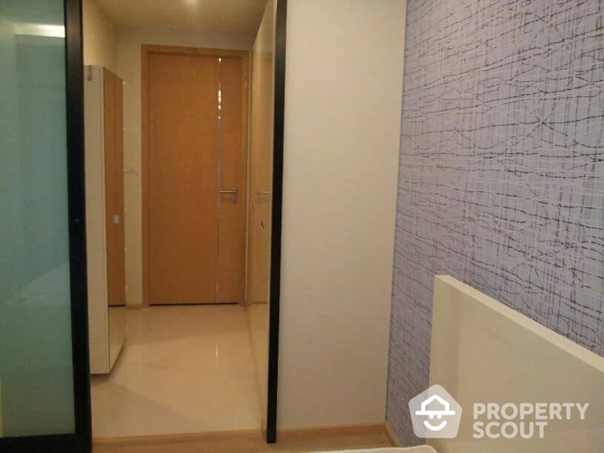 Condominium in Pathum Wan, Krung Thep Maha Nakhon 12693086