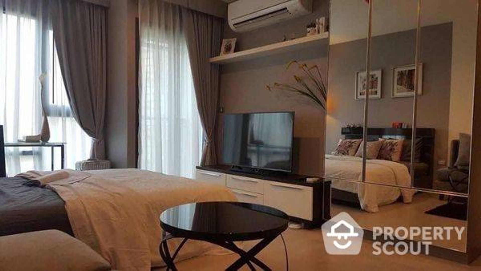 Condominium dans Khlong Toei, Krung Thep Maha Nakhon 12693096