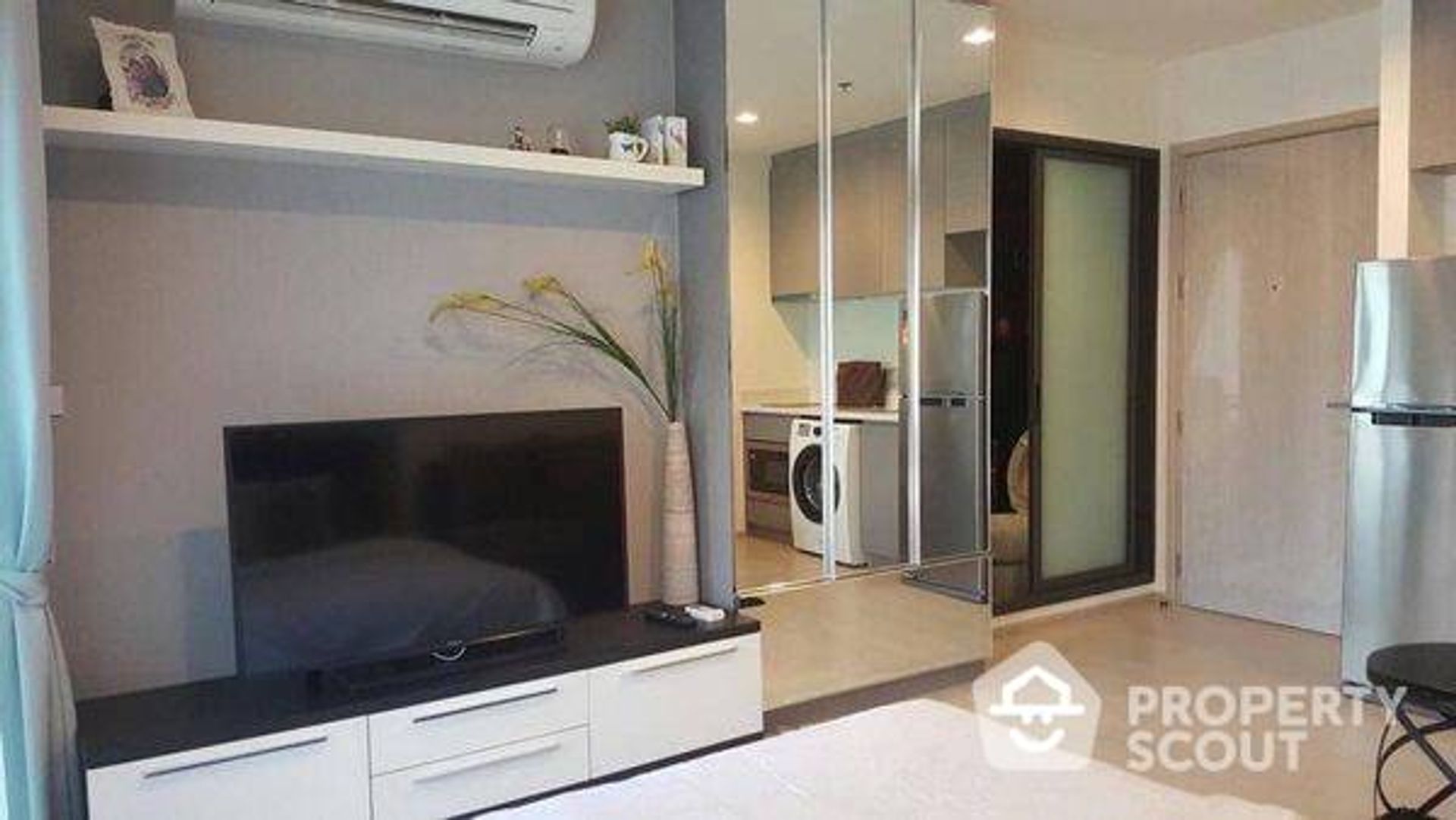 Condominium dans Khlong Toei, Krung Thep Maha Nakhon 12693096