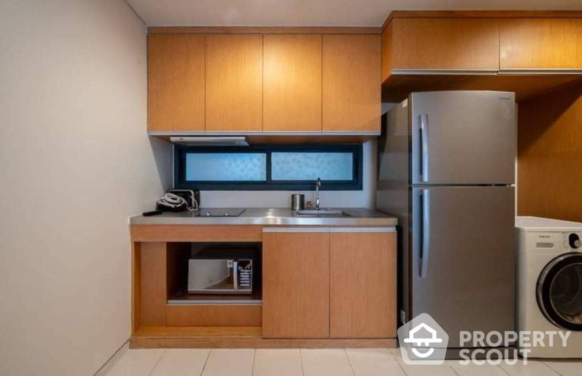 Condominium in Watthana, Krung Thep Maha Nakhon 12693214