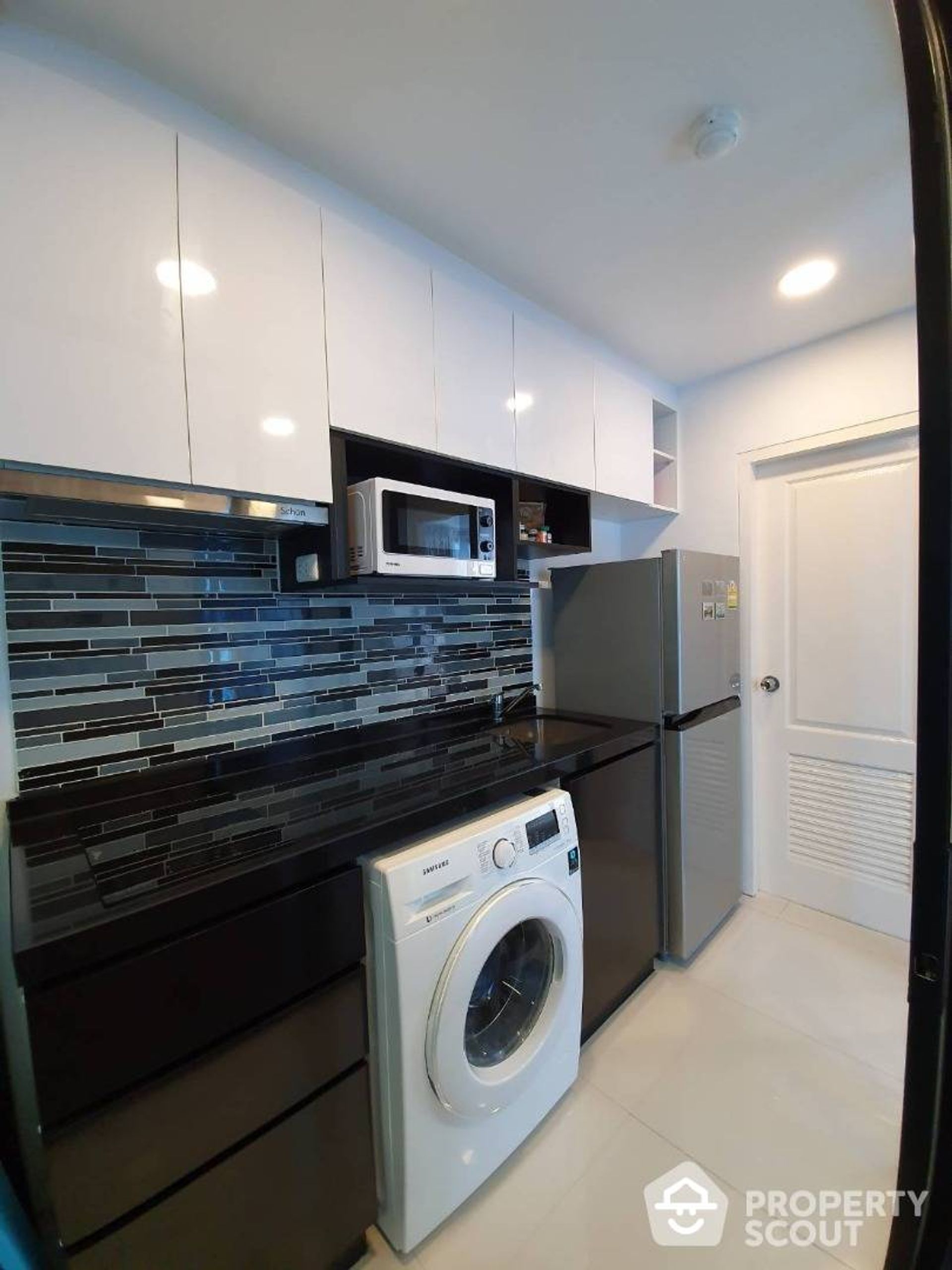 Condominium in , Krung Thep Maha Nakhon 12693248