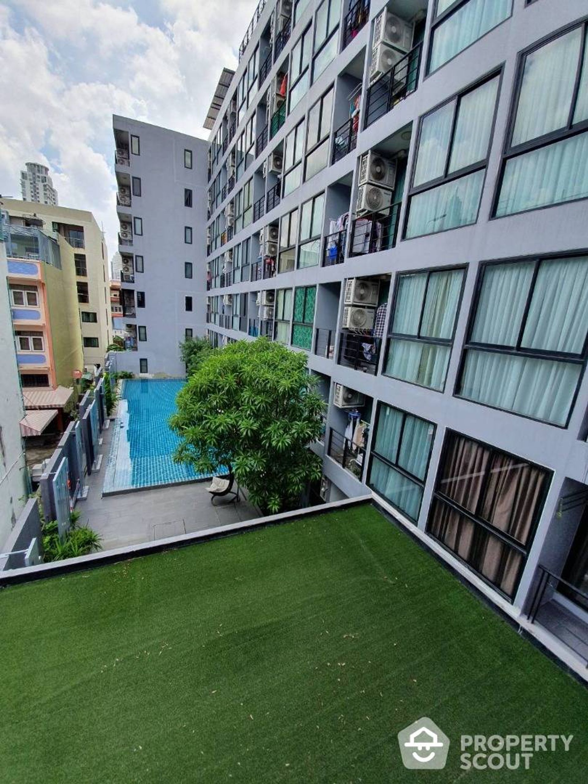 Condominium in , Krung Thep Maha Nakhon 12693248