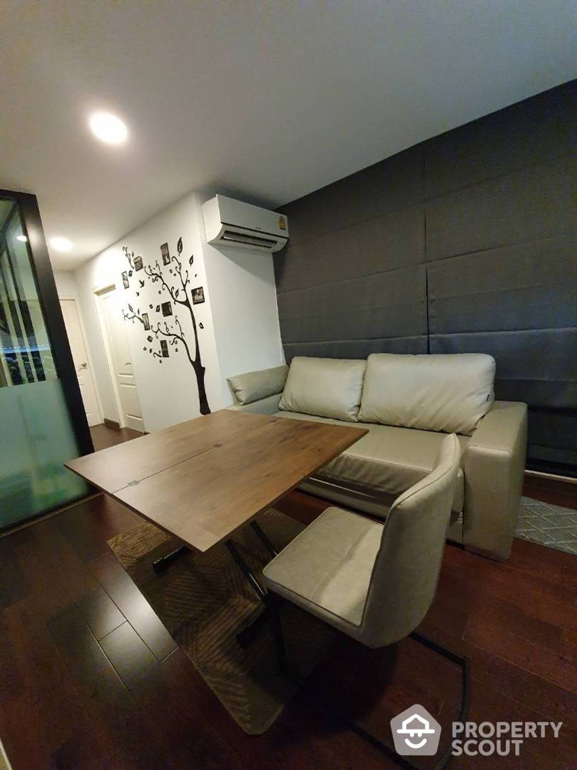 Condominium in , Krung Thep Maha Nakhon 12693248