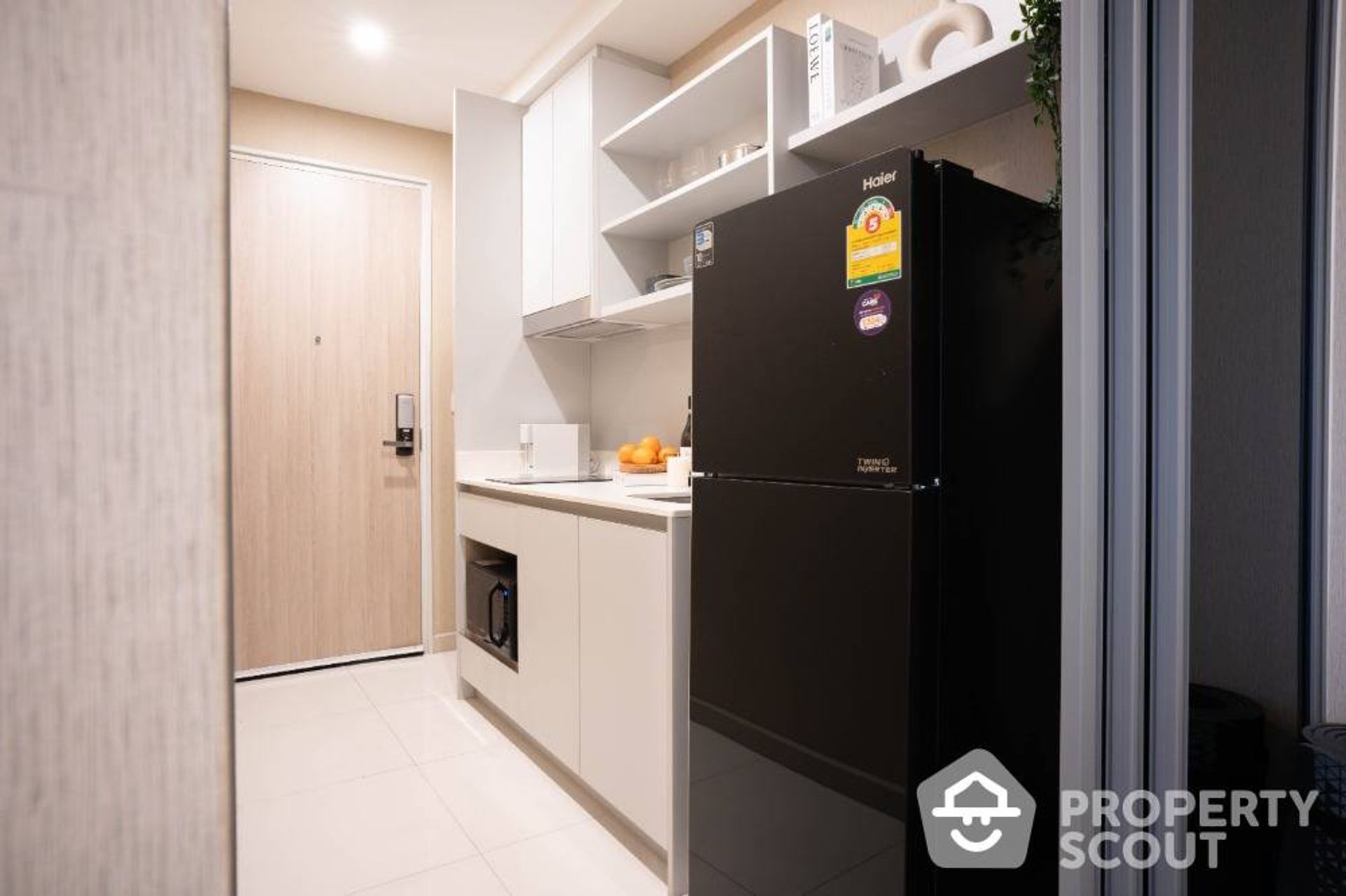 Condominium in Phra Khanong, Krung Thep Maha Nakhon 12693326