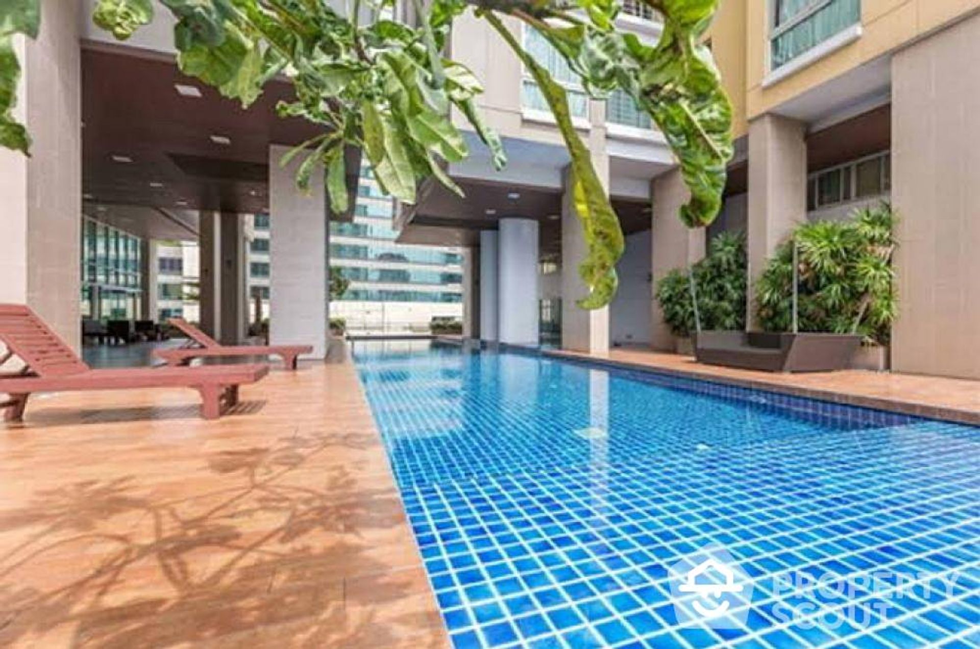 Condominium in Ban Na Lied, Krung Thep Maha Nakhon 12693339