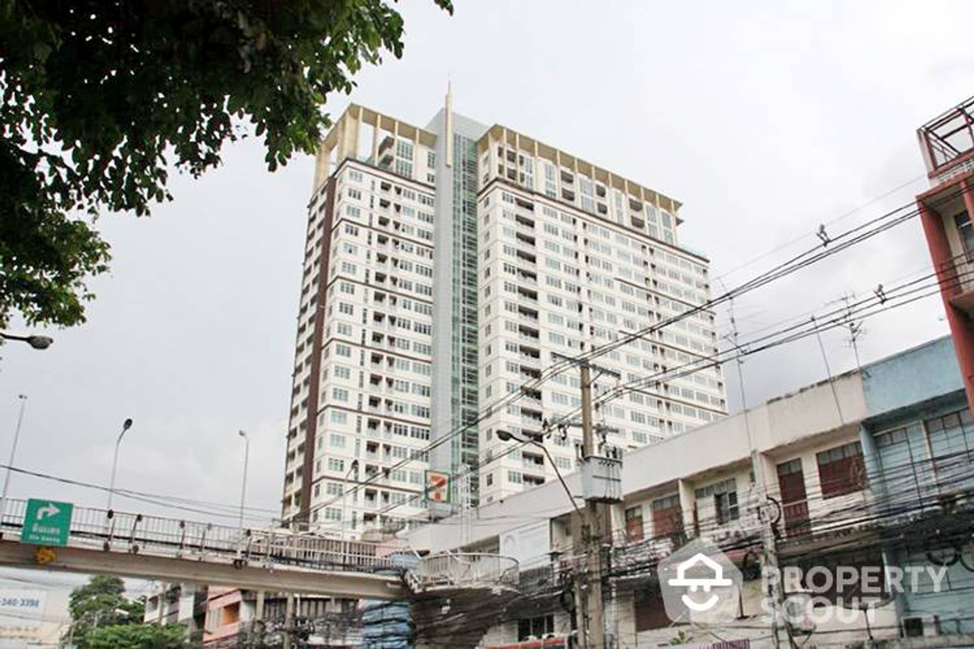 Condominium in Ratchathewi, Krung Thep Maha Nakhon 12693416