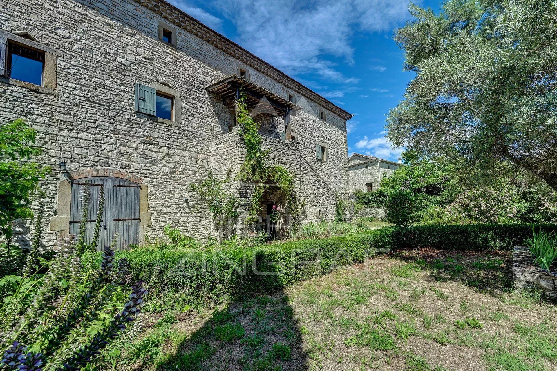 Andere im Uzes, Occitanie 12693679