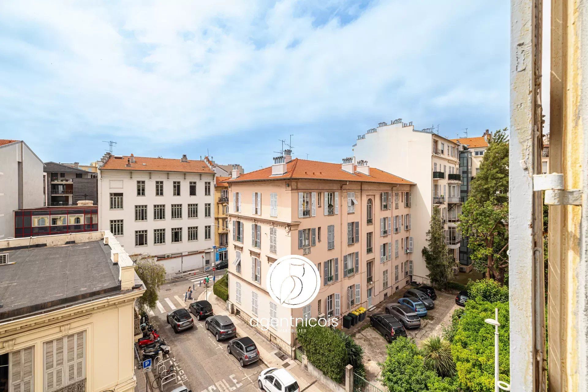 Condominium in Nice, Alpes-Maritimes 12693704