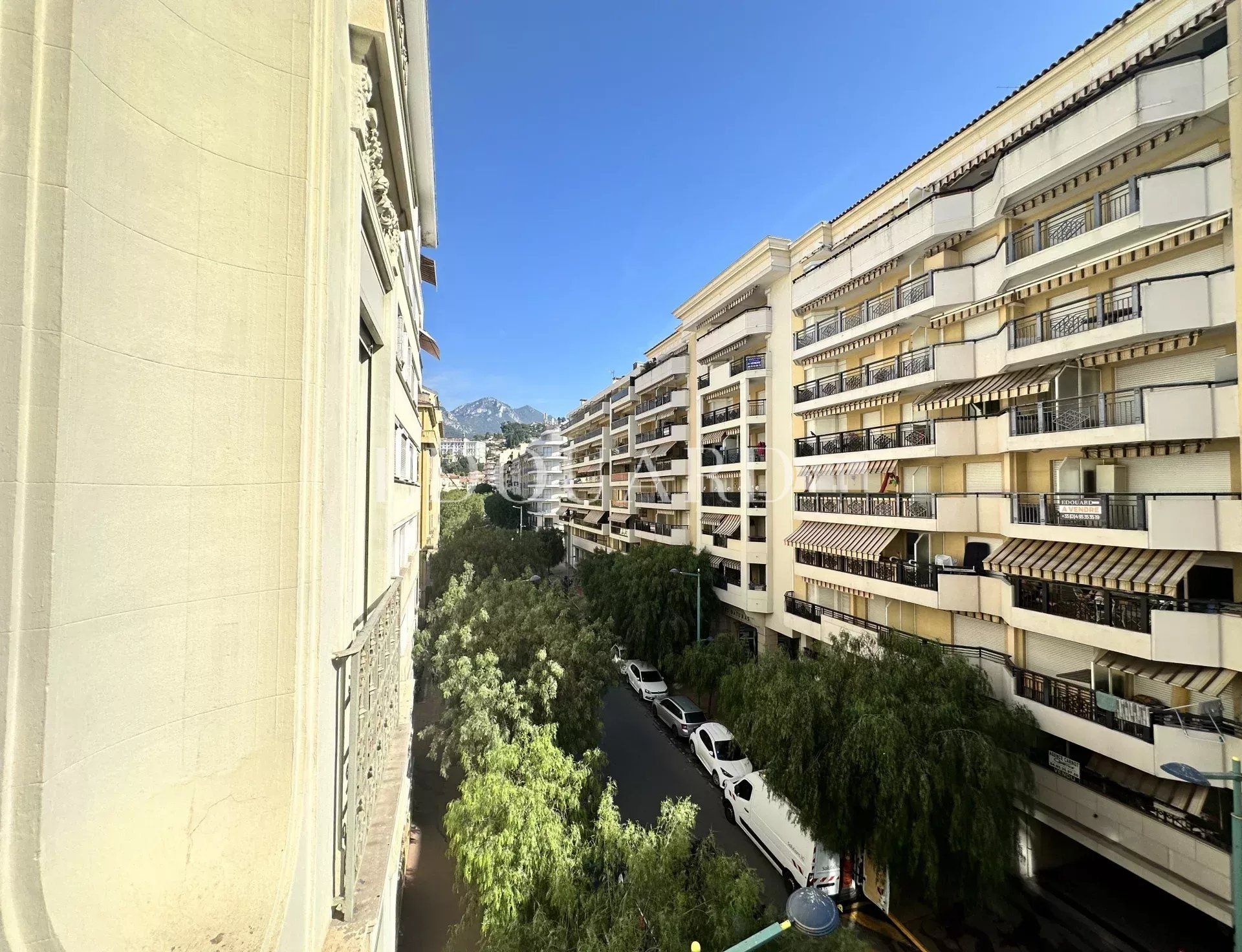 Condominium dans Menton, Alpes-Maritimes 12693745