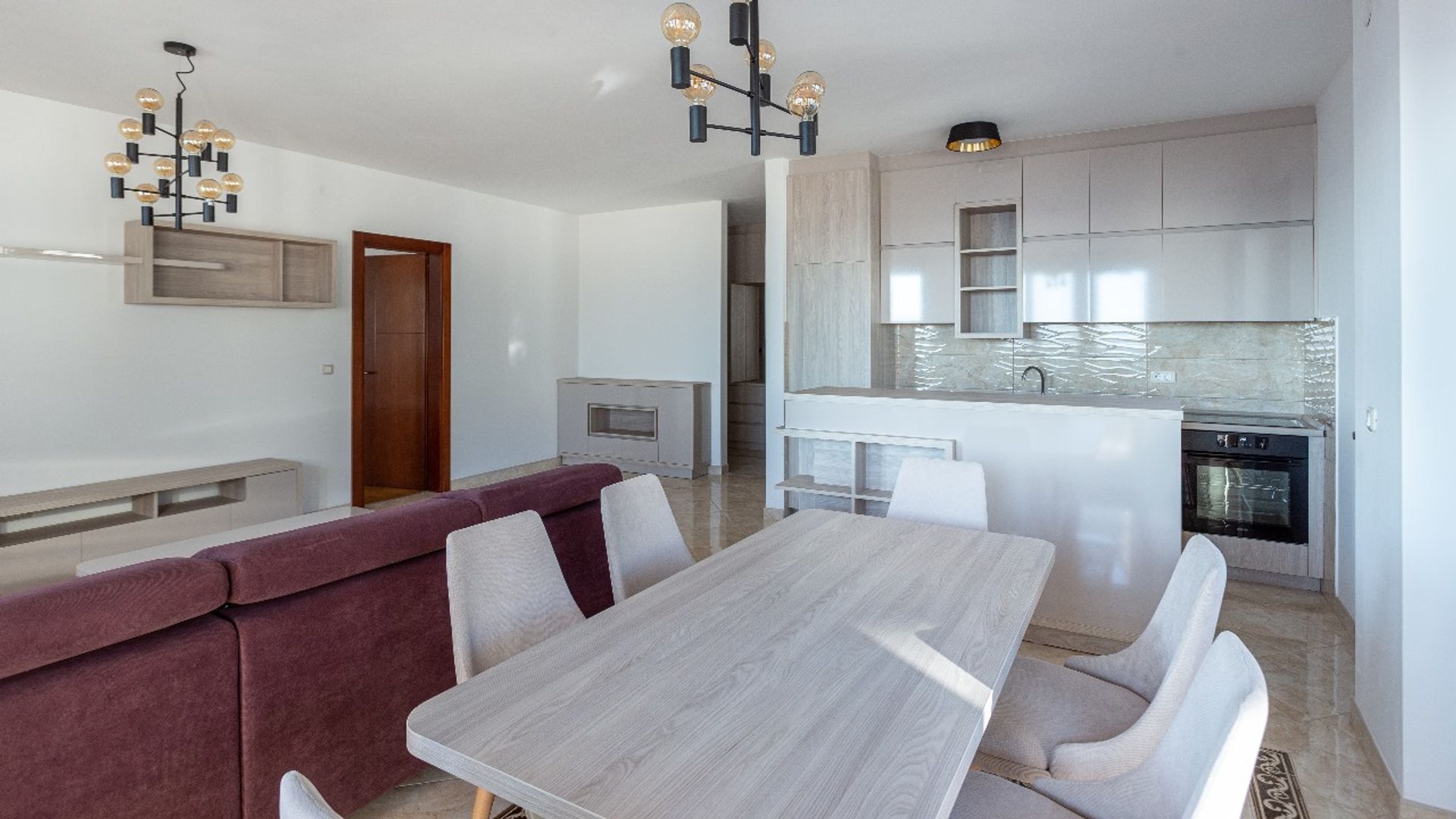 Condominio en Budva, Budva 12695415