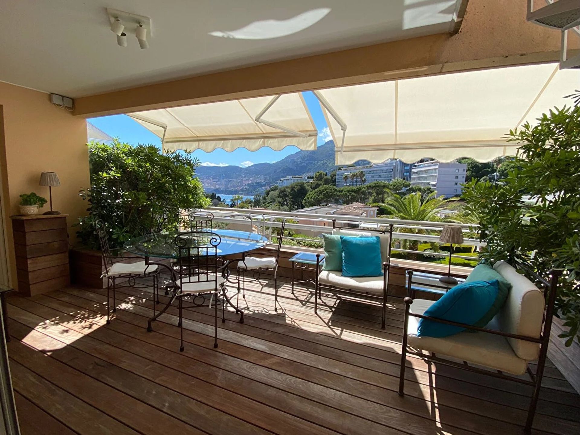 سكني في Roquebrune-Cap-Martin, Alpes-Maritimes 12695610