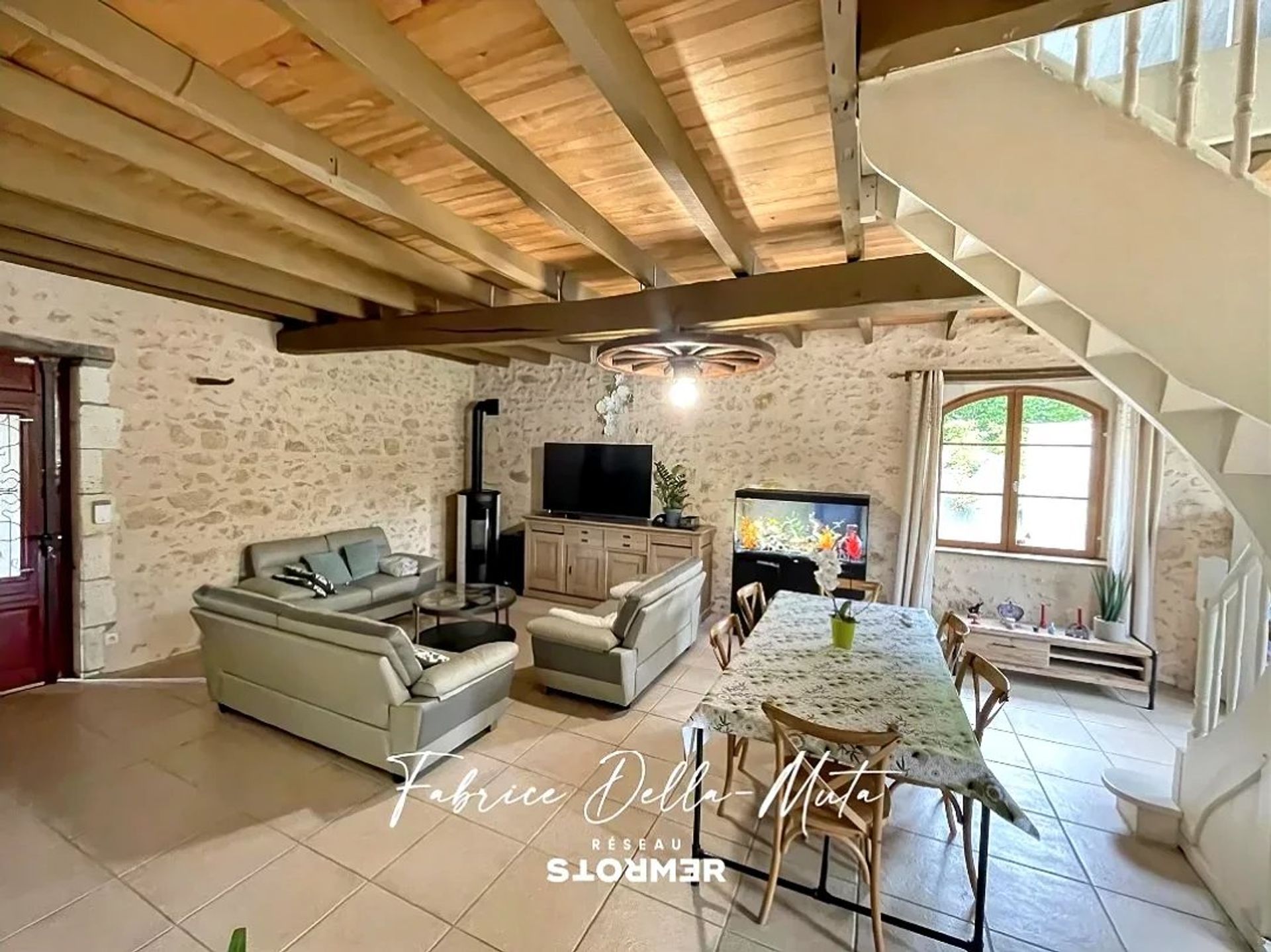 بيت في Beauronne, Nouvelle-Aquitaine 12696304