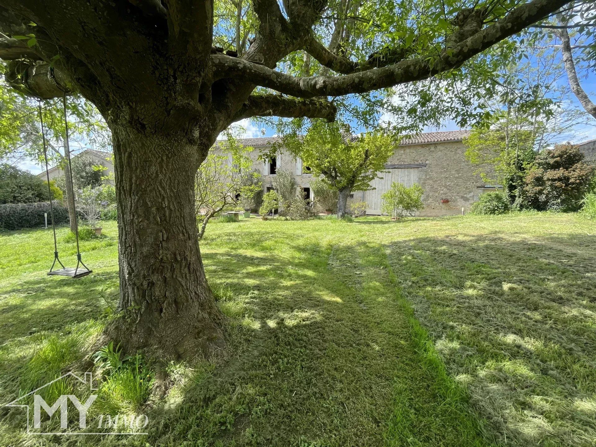 Huis in Pellegrue, Nouvelle-Aquitaine 12696819