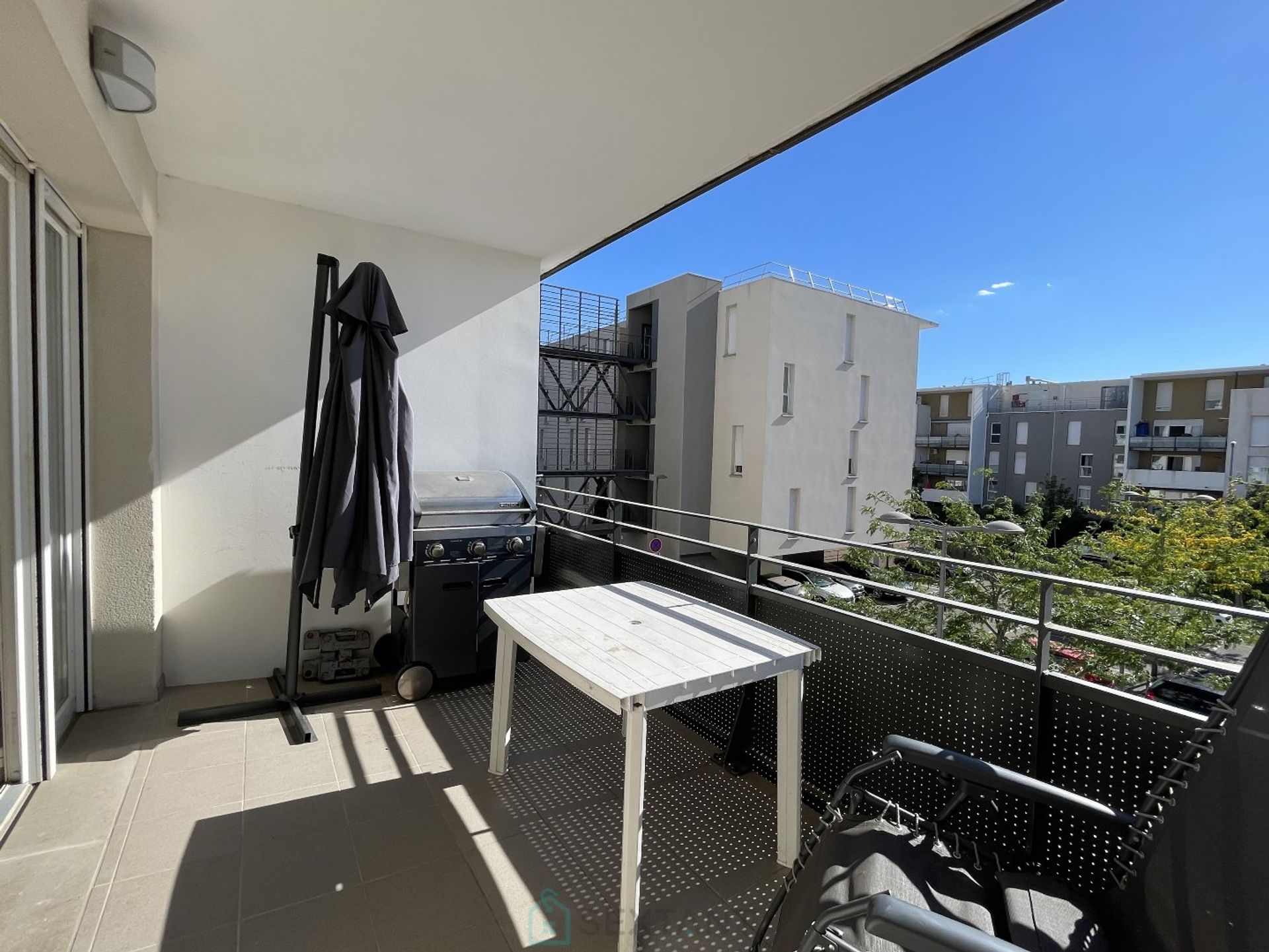 Osakehuoneisto sisään Istres, Provence-Alpes-Cote d'Azur 12697516